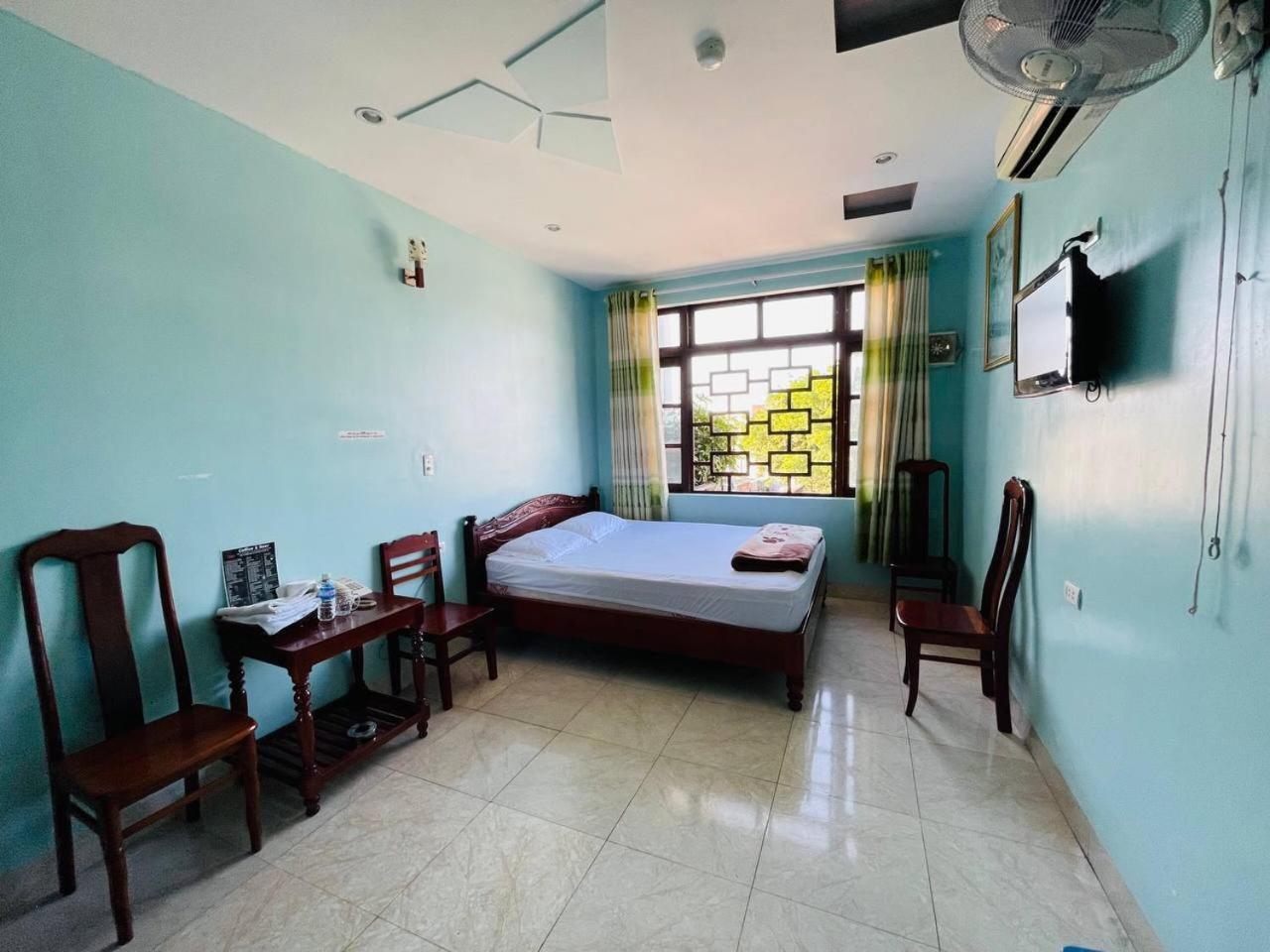 Manh Hung Hotel Buon Ma Thuot Exterior photo