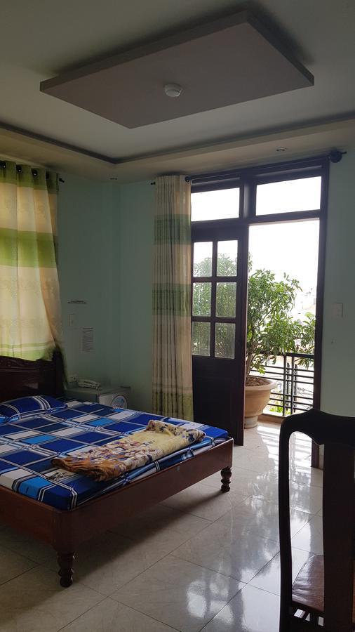 Manh Hung Hotel Buon Ma Thuot Exterior photo