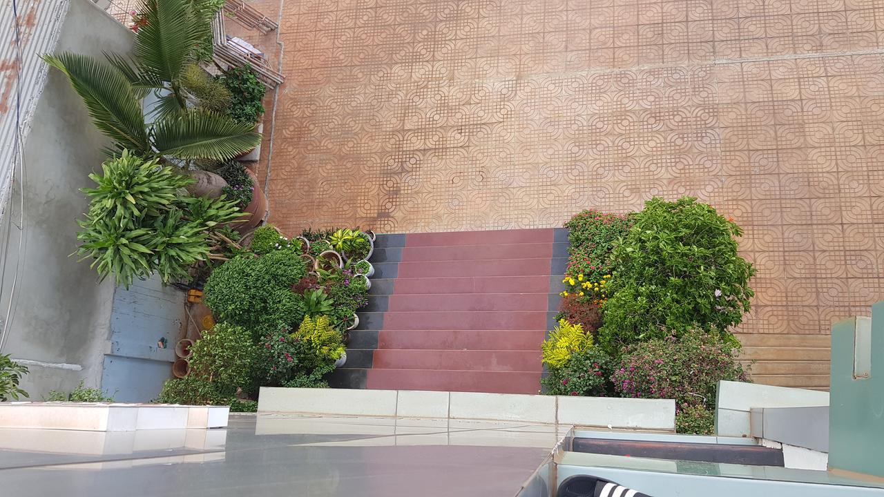 Manh Hung Hotel Buon Ma Thuot Exterior photo