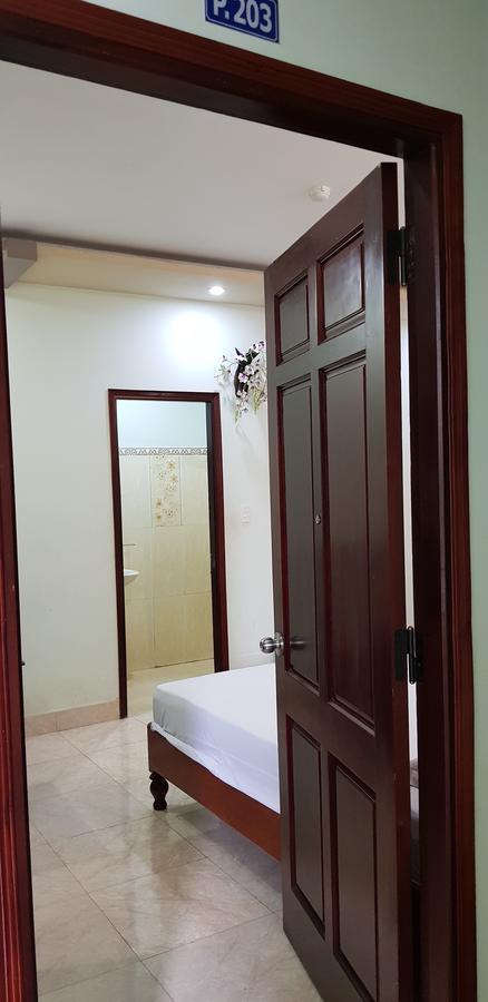 Manh Hung Hotel Buon Ma Thuot Exterior photo